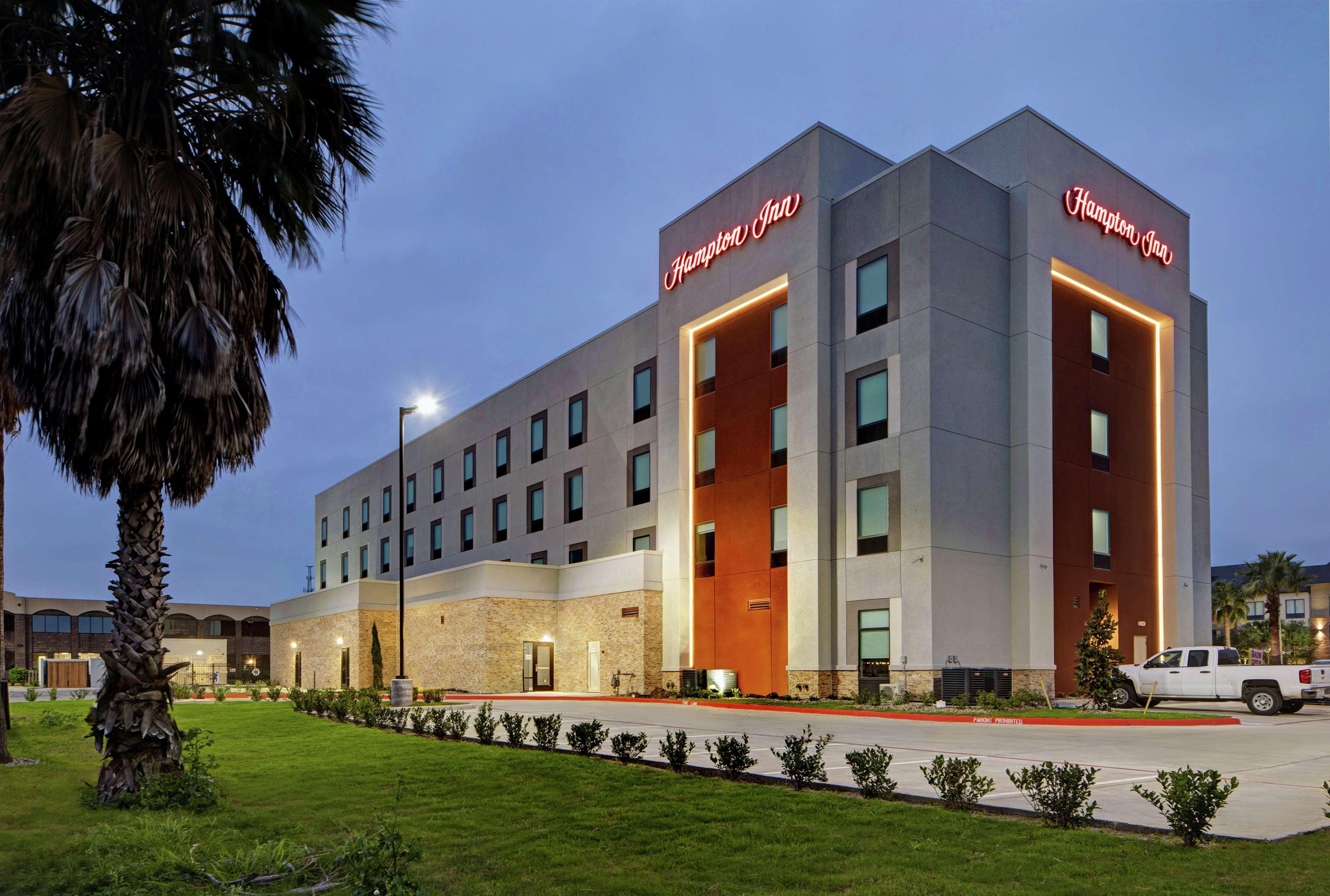 Hampton Inn Weslaco Bagian luar foto